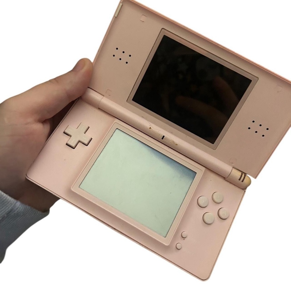 Pink Nintendo DS Lite